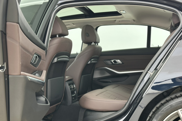 宝马3系 2021款 改款 320Li M运动套装中控内饰7003