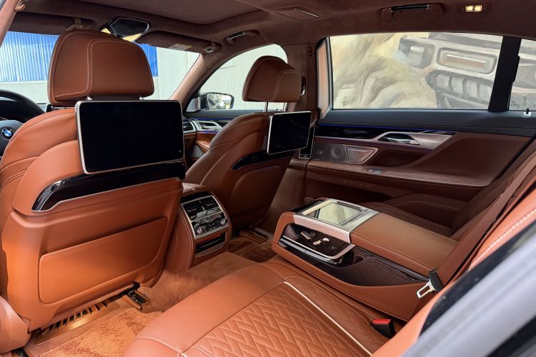 宝马7系 2019款 改款 740Li xDrive 行政型 豪华套装中控内饰7003