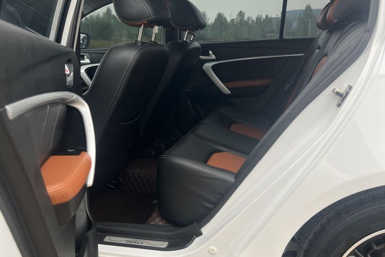 吉利汽车 帝豪 2016款 两厢RS 1.5L CVT向上版中控内饰7003