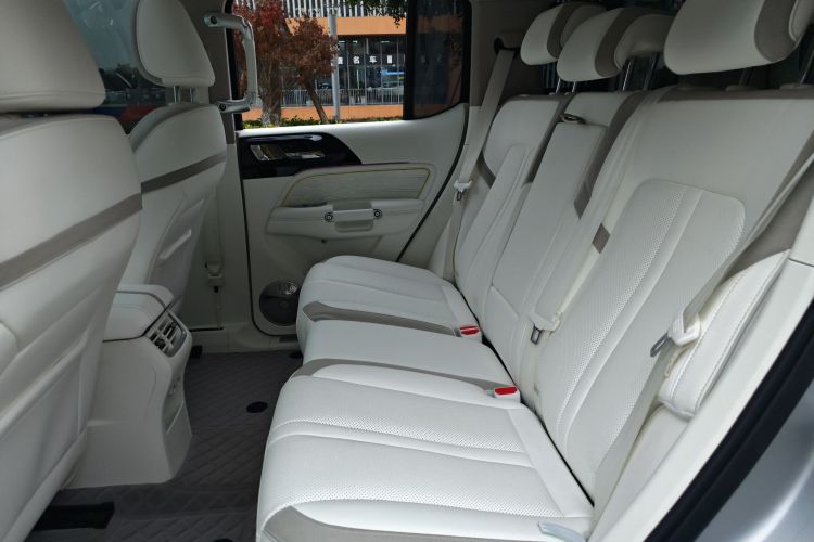 超境汽车 共创坦克300 2021款 2.0T 赛博坦克中控内饰7002