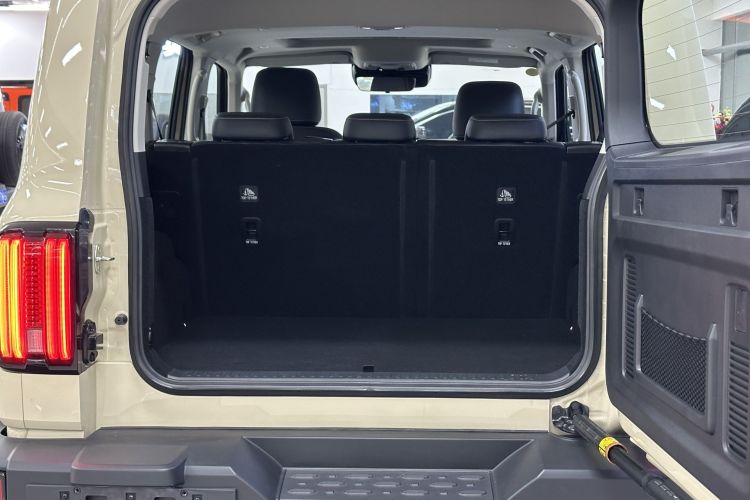 坦克300 2025款 2.0T 征服者中控内饰7003