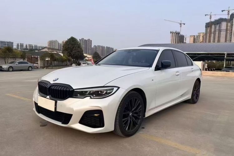 宝马3系 2022款 325Li M运动曜夜套装车身外观1