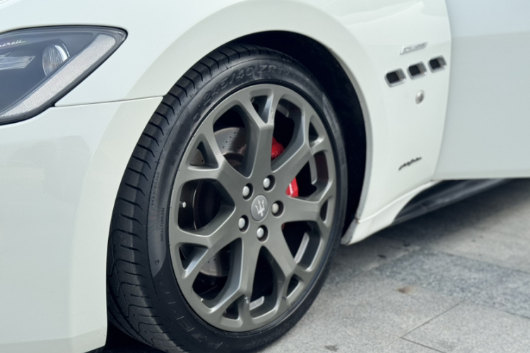 玛莎拉蒂 GranTurismo 2007款 4.2L 标准版局部细节9003