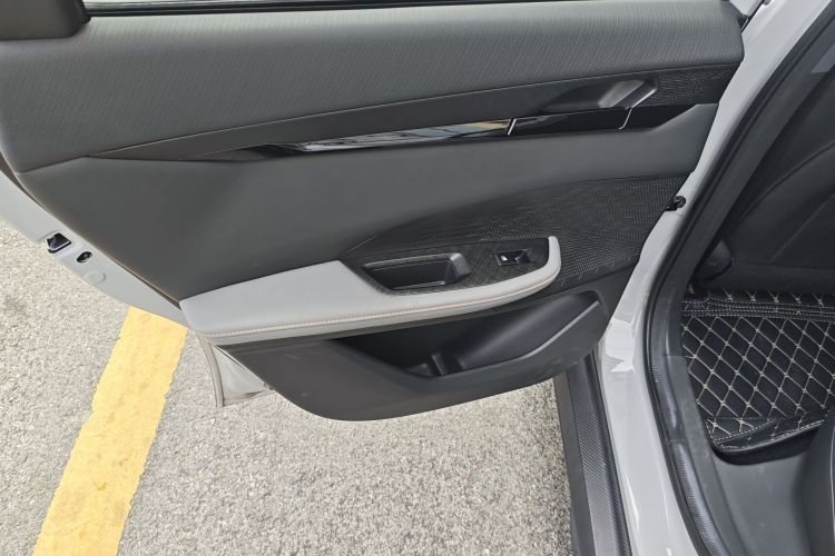 长安UNI-V 2022款 1.5T 智慧领航型中控内饰7006