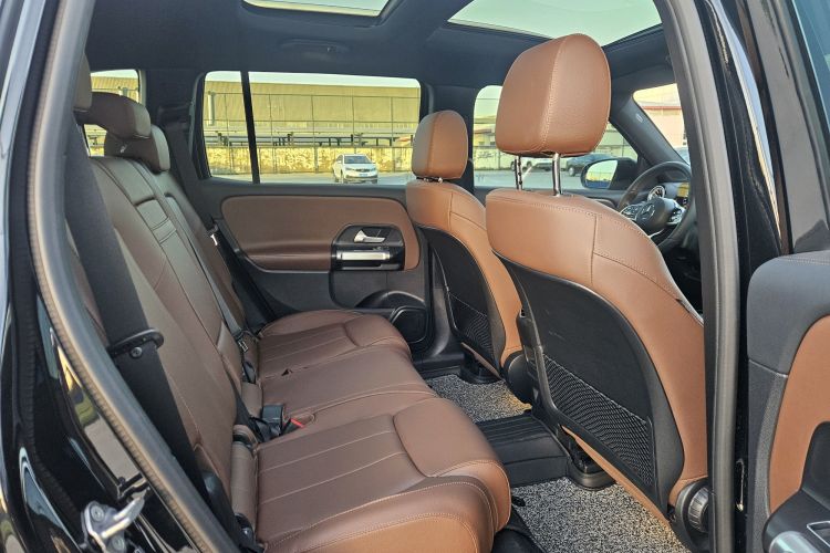 奔驰GLB 2023款 GLB 220 动感型中控内饰7005