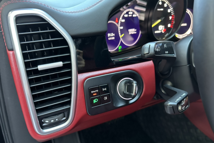 保时捷 Cayenne新能源 2021款 Cayenne E-Hybrid 2.0T中控内饰7002