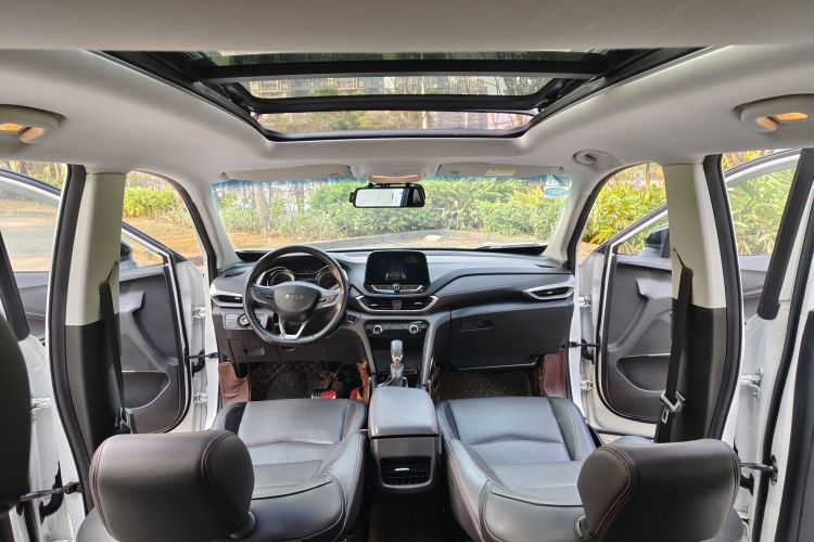 雪佛兰 沃兰多 2018款 Redline 530T 自动纵享版（5+2款） 国V中控内饰7006