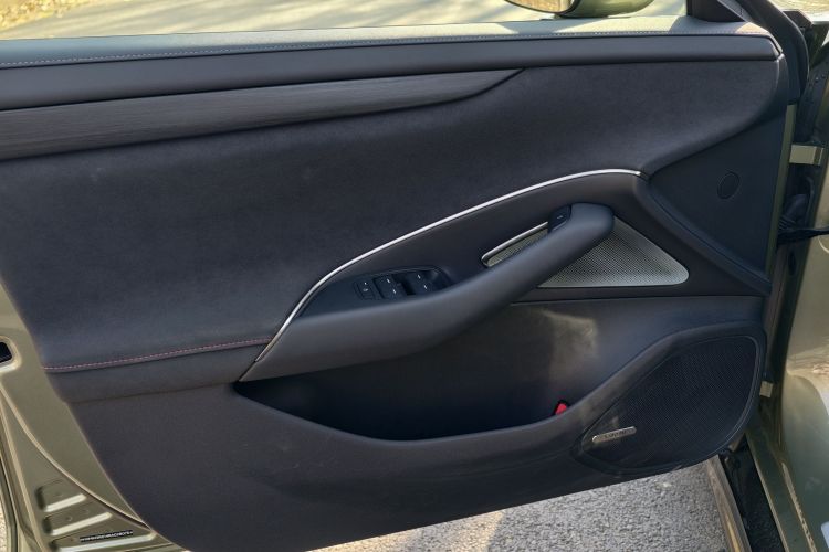 小米汽车 小米SU7 2024款 后驱长续航智驾版中控内饰7005