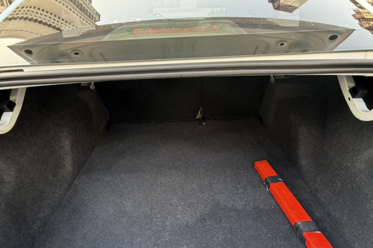 标致301 2017款 1.6L 自动舒适版车身外观6009