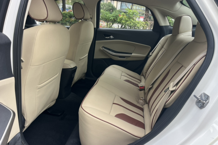 福特 福睿斯 2015款 1.5L 自动舒适型中控内饰7004