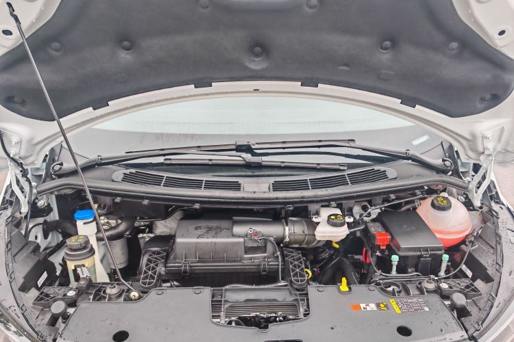 福特 全顺 2023款 2.0T柴油手动多功能商用车中轴低顶5/6座局部细节24