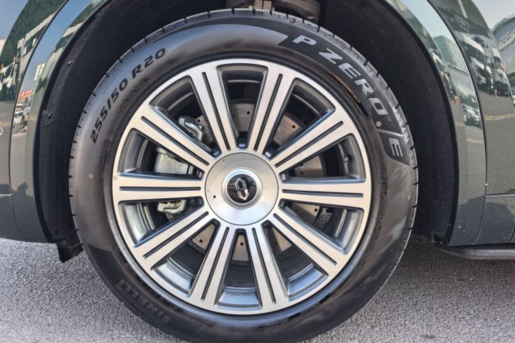 鸿蒙智行 问界M8 2025款 增程 Max+版 53.4kWh 6座版车身外观6007