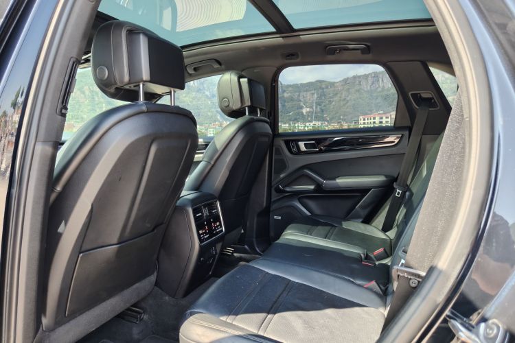 保时捷 Cayenne新能源 2020款 Cayenne E-Hybrid 2.0T中控内饰7006