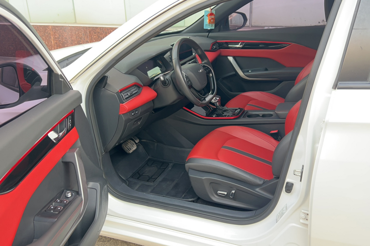 东风风神 奕炫 2022款 230T 自动追光骑士版中控内饰7001