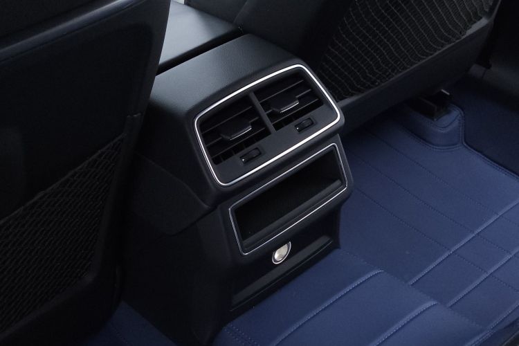 奥迪A6L 2019款 40 TFSI 豪华动感型中控内饰7009