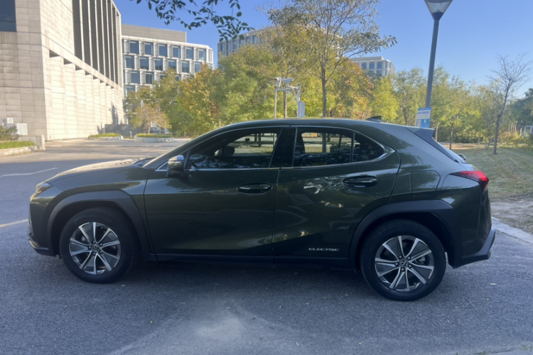 雷克萨斯UX新能源 2020款 300e 纯·悦版车身外观6002