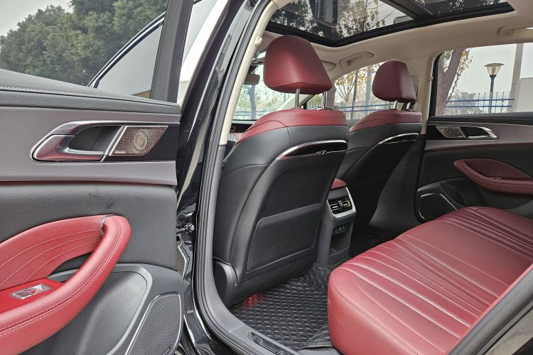 红旗H5 2024款 2.0T 自动智联旗畅版中控内饰7002