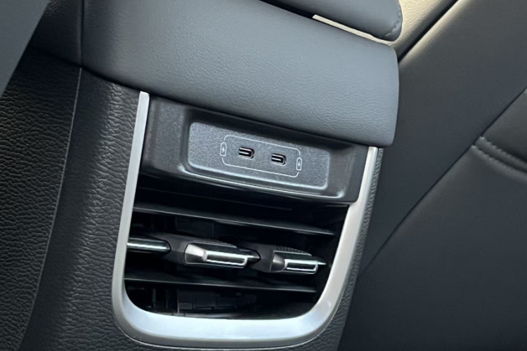 小鹏MONA M03 2024款 620 超长续航中控内饰7008