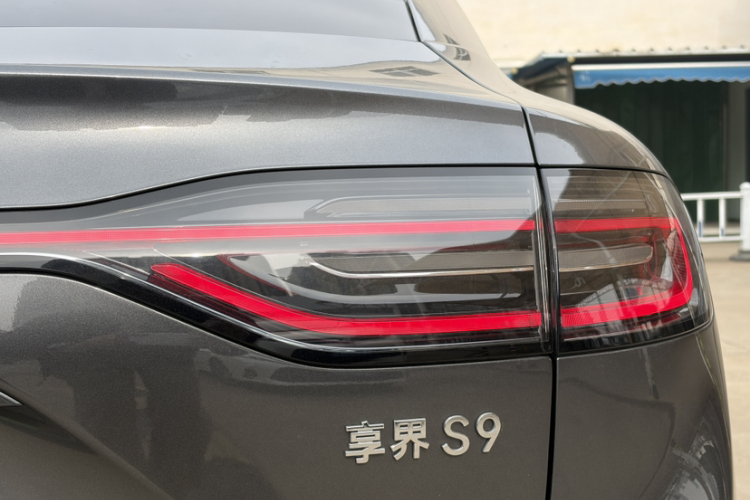 鸿蒙智行 享界S9 2024款 纯电 Ultra 四驱旗舰版车身外观6001