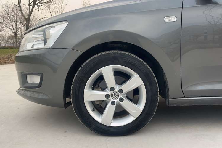 大众 桑塔纳 2015款 1.6L 手动舒适版车身外观6010