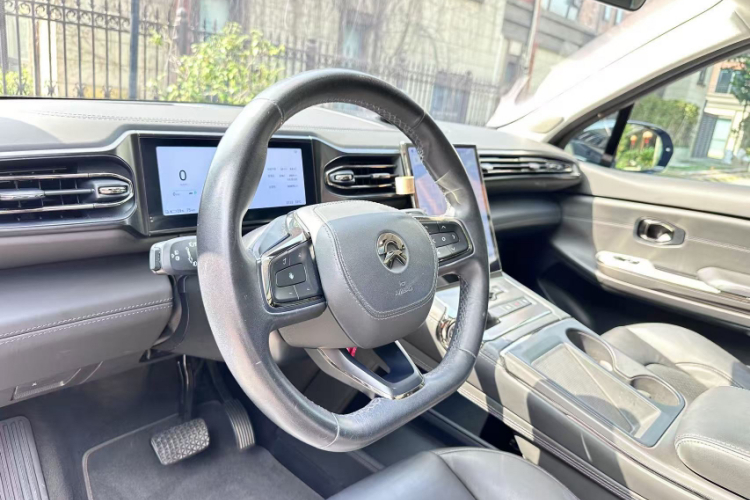 蔚来ES6 2019款 420KM 运动版中控内饰7008