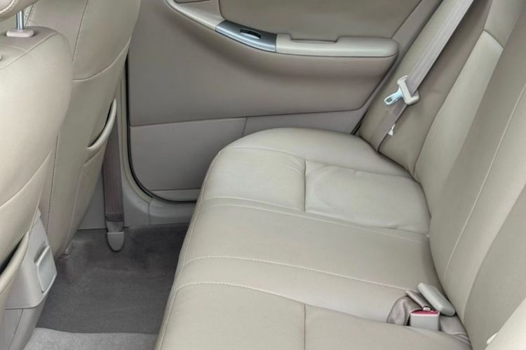 丰田 花冠 2011款 1.6L 自动经典版中控内饰7003