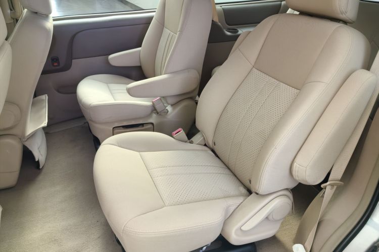 别克GL8 2014款 2.4L 经典版车身外观6007