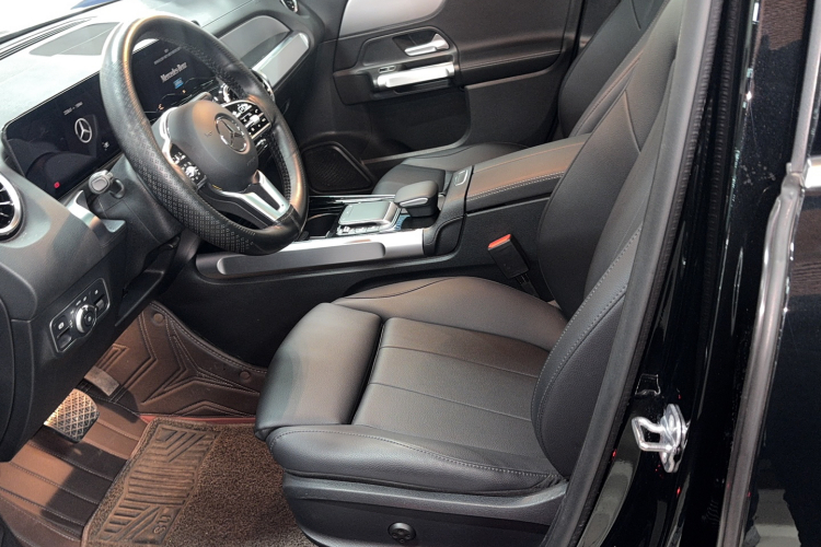 奔驰GLB 2023款 改款 GLB 200 时尚型局部细节19