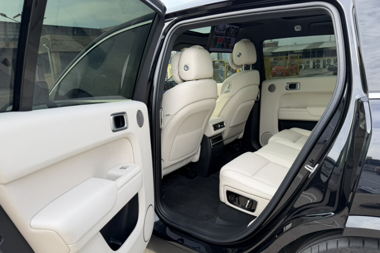 理想汽车 理想L7 2023款 Max中控内饰7015