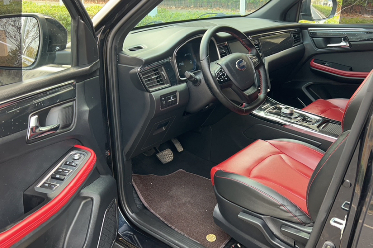 SWM斯威汽车 SWM斯威G05 2022款 PRO 1.5T DCT精英型 7座中控内饰7002