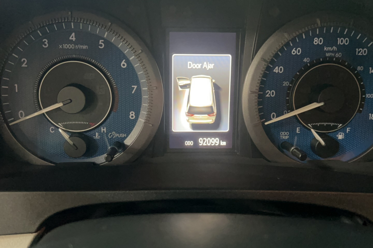 丰田Sienna（平行进口）中控内饰15