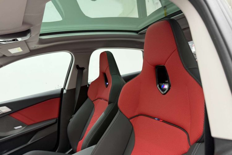 宝马2系 2025款 225L M运动曜夜套装局部细节57