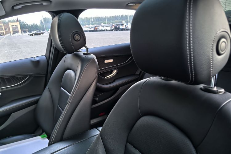 奔驰C级 2018款 C 180 L 时尚型运动版中控内饰7006