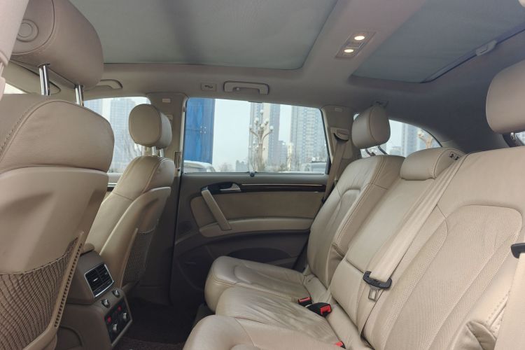 奥迪Q7 2012款 3.0 TDI 领先型中控内饰7002