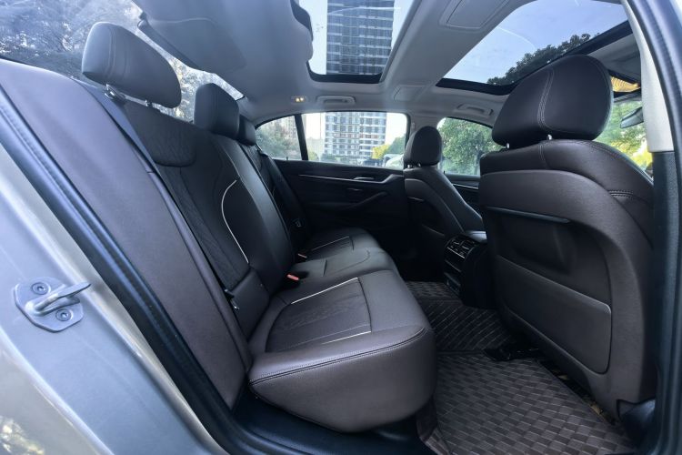 宝马5系 2021款 改款 530Li 领先型 豪华套装车身外观6003