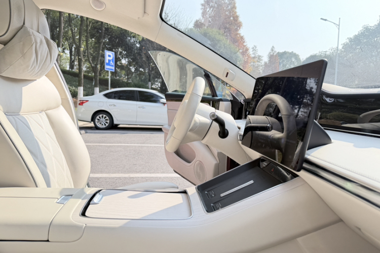 鸿蒙智行 享界S9 2025款 增程 Ultra中控内饰7003