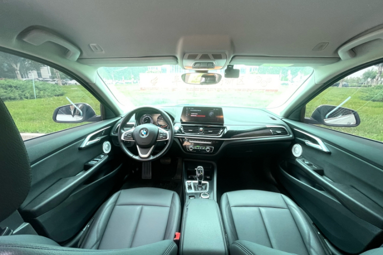 宝马1系 2021款 改款 120i M运动版中控内饰7005