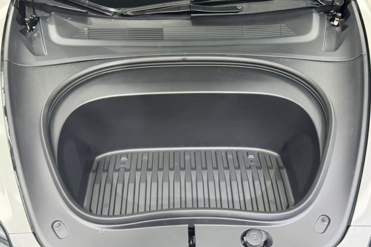 特斯拉 Model 3 2023款 后轮驱动版中控内饰7007