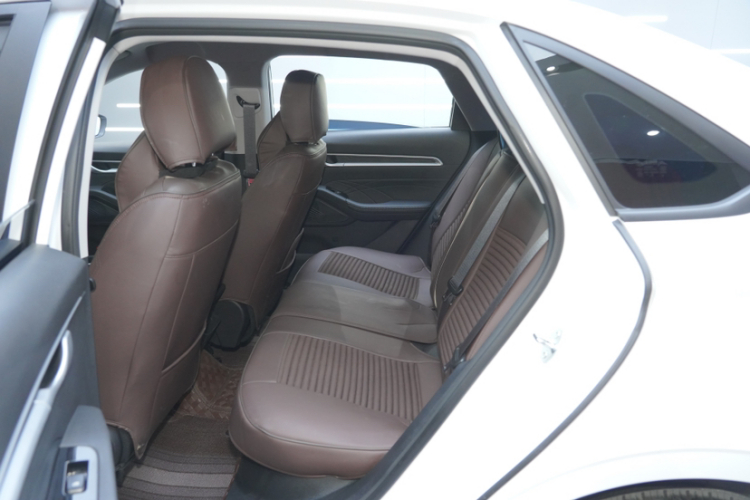 吉利汽车 帝豪 2025款 第4代 1.5L 手动星耀版中控内饰7010