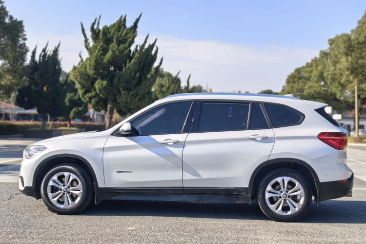 宝马X1 2016款 sDrive18Li 尊享型车身外观6003