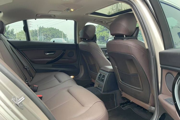 宝马3系 2018款 320Li 时尚型中控内饰7009