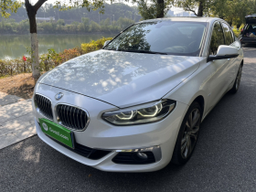 宝马1系 2017款 120i 设计套装型