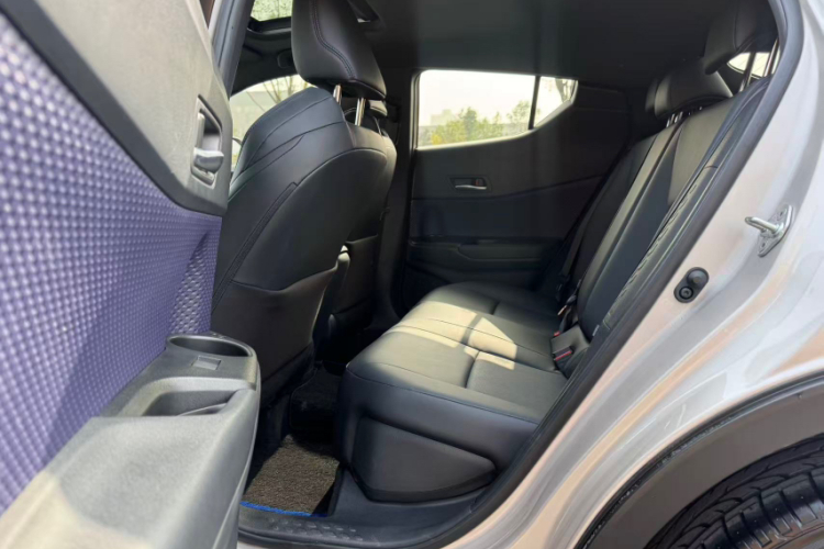 丰田C-HR 2020款 2.0L 豪华版中控内饰7003