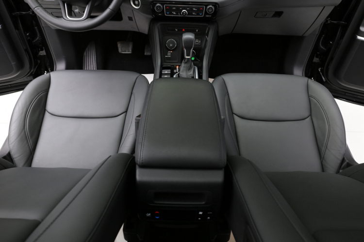 Jeep 大指挥官 2018款 2.0T 四驱悦享版 国VI中控内饰7002