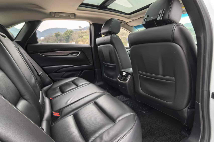 凯迪拉克XTS 2018款 28T 精英型中控内饰7005