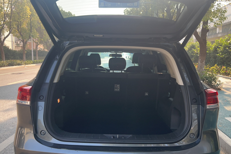 长安欧尚X7 PLUS 2022款 1.5T 蓝鲸版自动Geeker旗舰型局部细节23