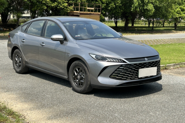 比亚迪 秦PLUS 2025款 DM-i 智驾版 55KM领先型车身外观6006