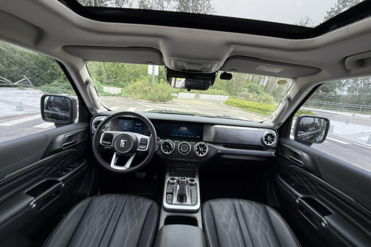 坦克300 2023款 越野版 2.0T 挑战者车身外观6015