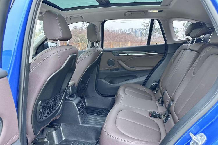 宝马X1 2020款 xDrive25Li 尊享型中控内饰7002