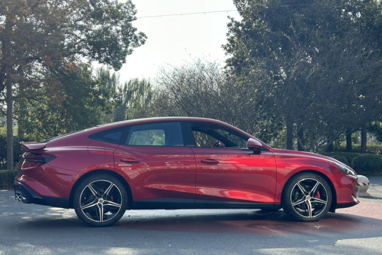 名爵 MG7 2023款 2.0T 自动Trophy+激擎耀世版车身外观6004